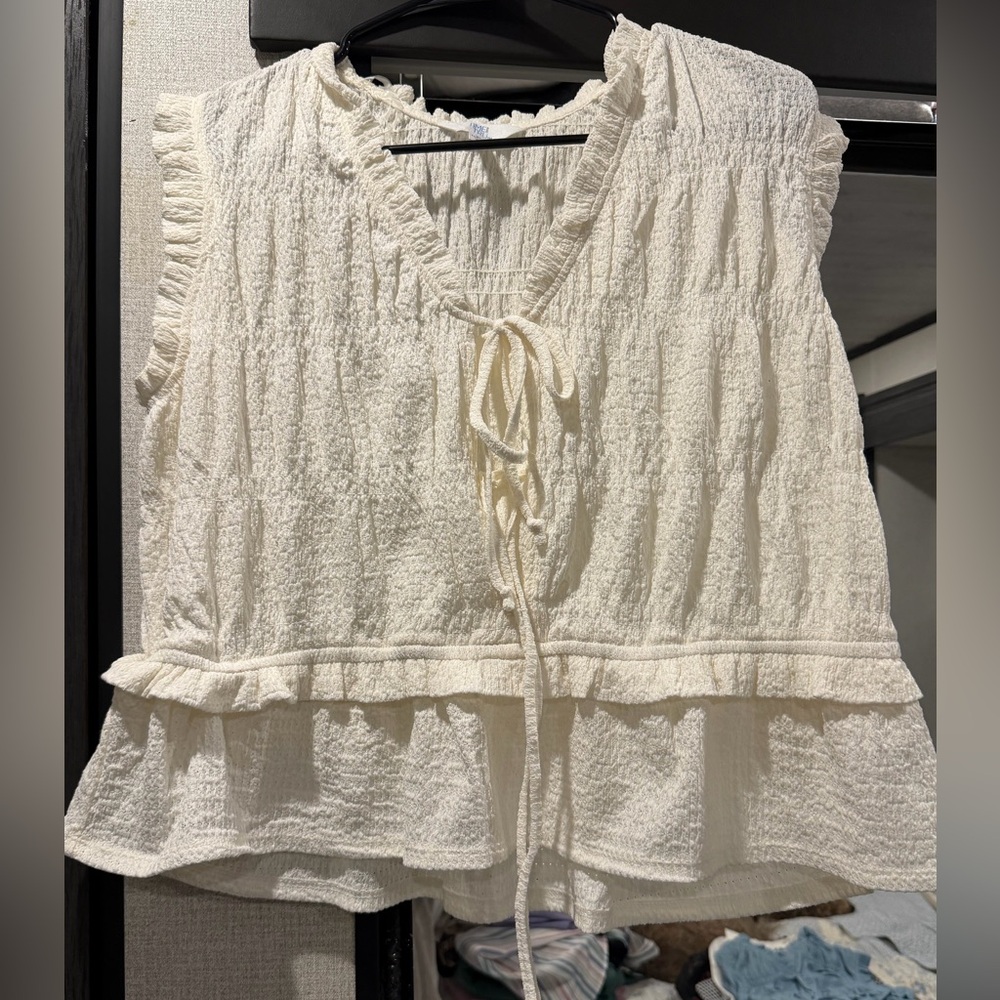Time and Tru Cream Ruffled Tie-Front Sleeveless Blouse